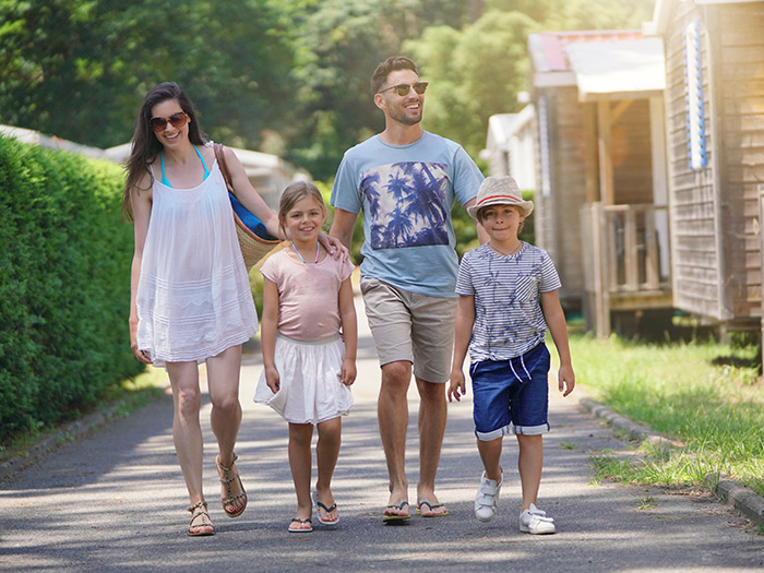 camping famille sourire